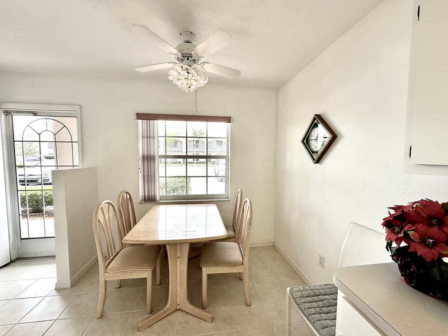 Lake Suzy Apartment: 11644 SW Egret Cir. #1102