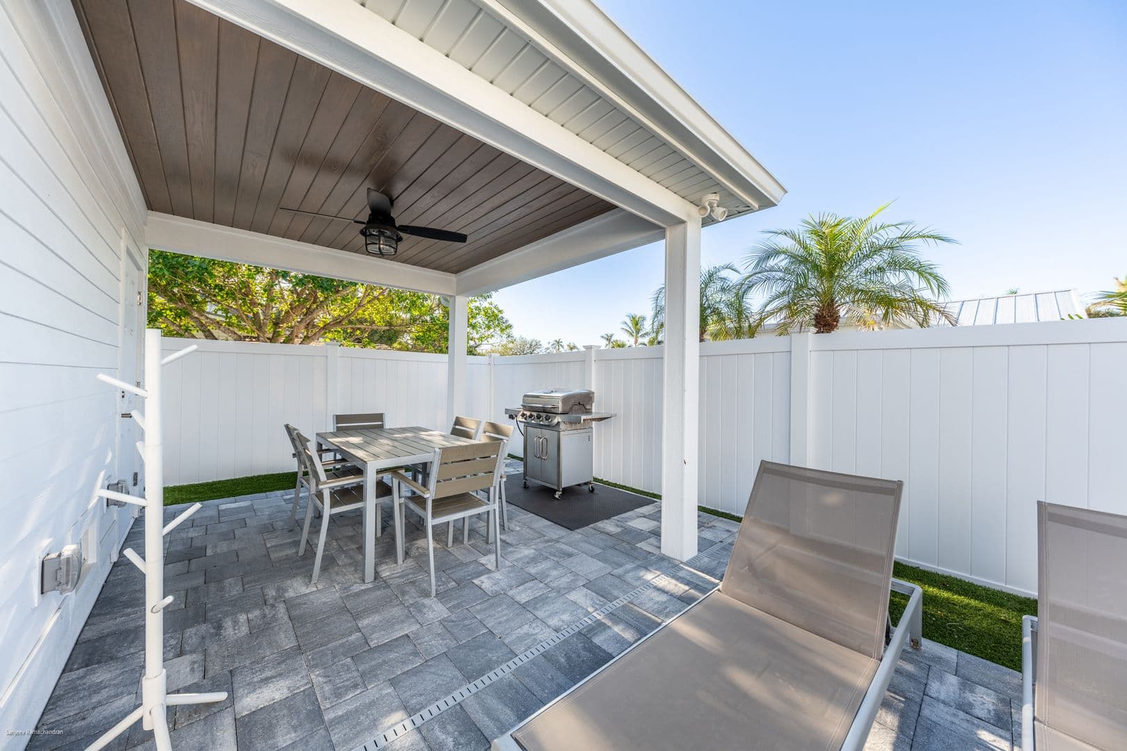 Punta Gorda Apartment: 327 Harvey St