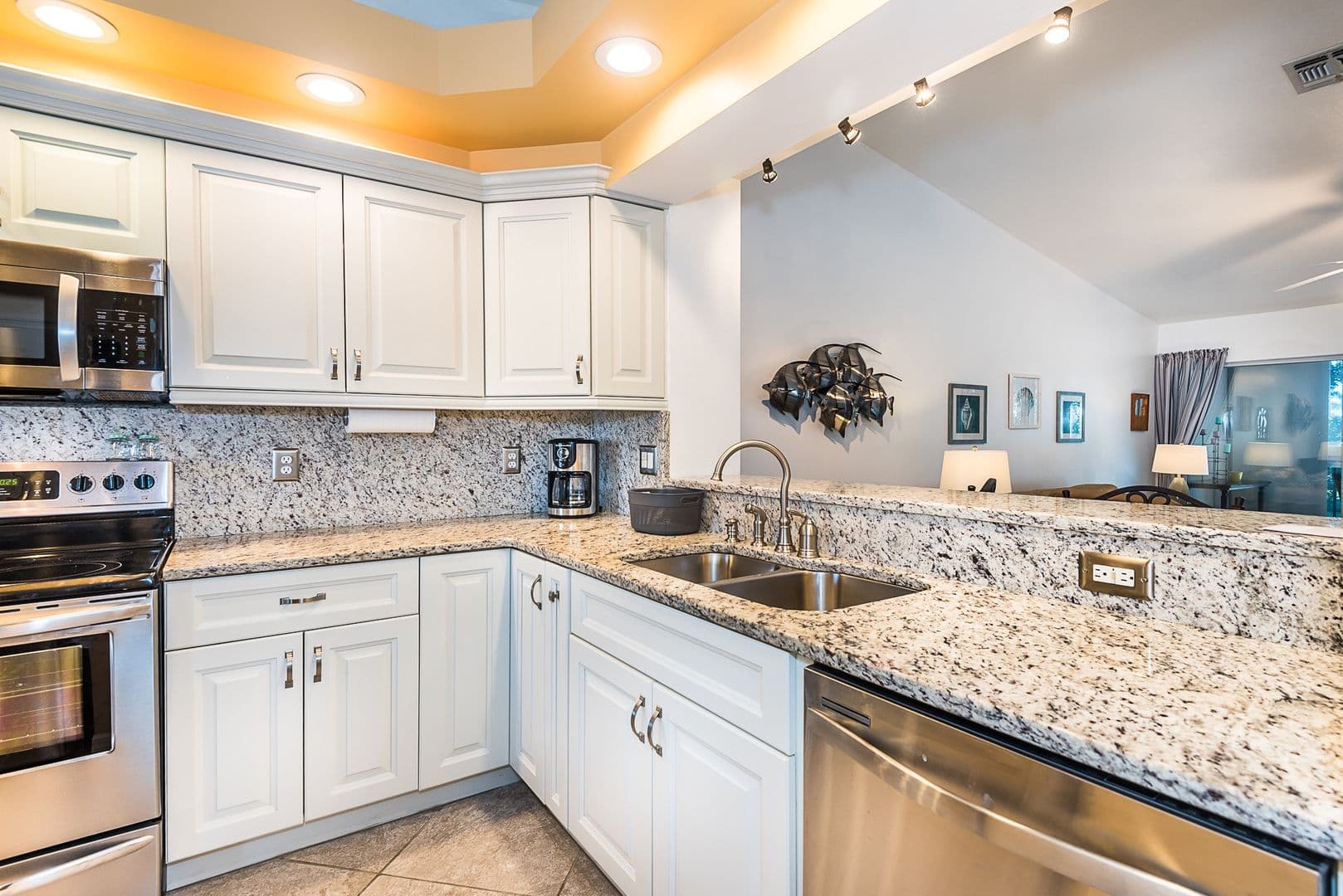 Lake Suzy Apartment: 11644 SW Egret Circle #506