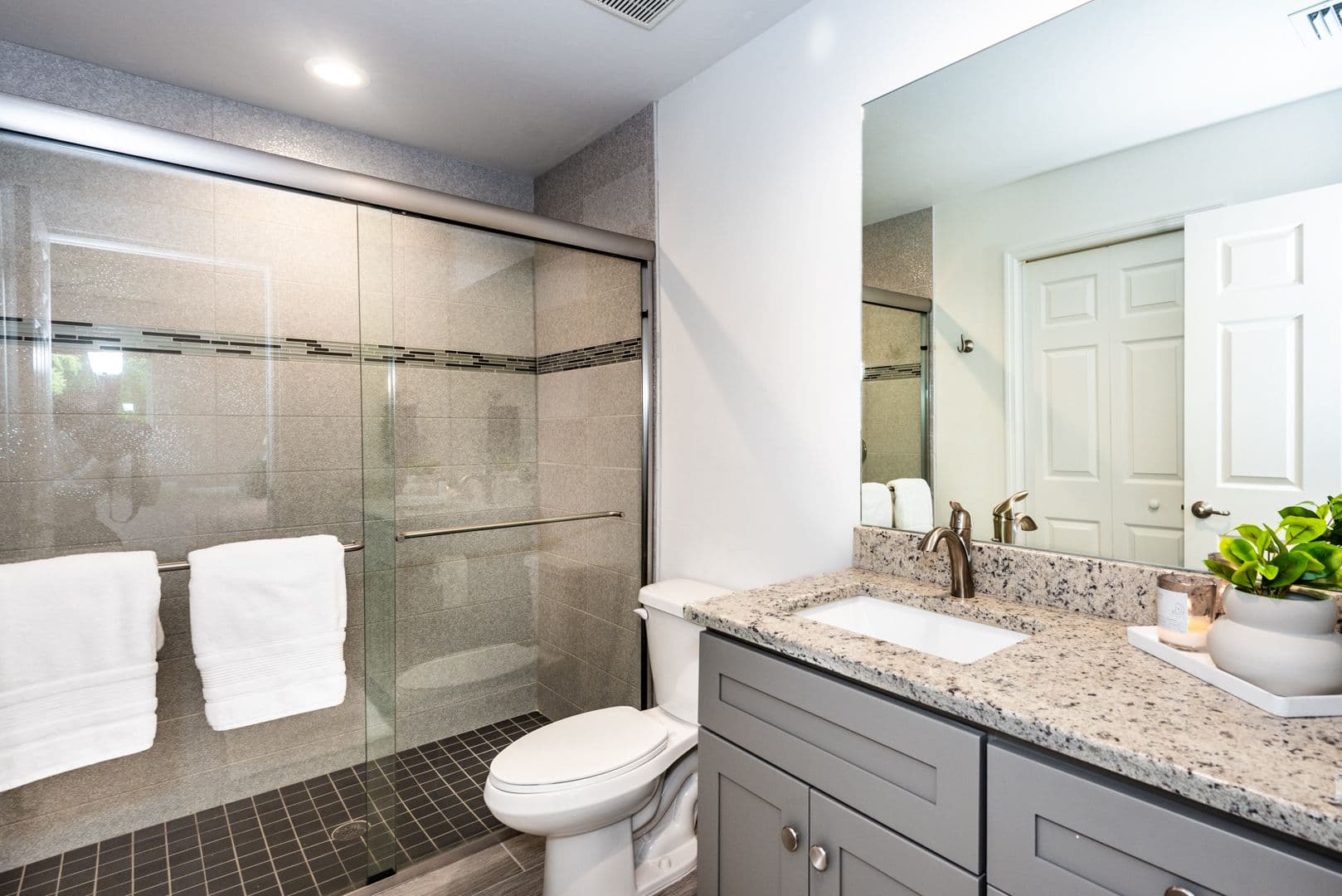 Punta Gorda Apartment: 215 Lewis Circle #111