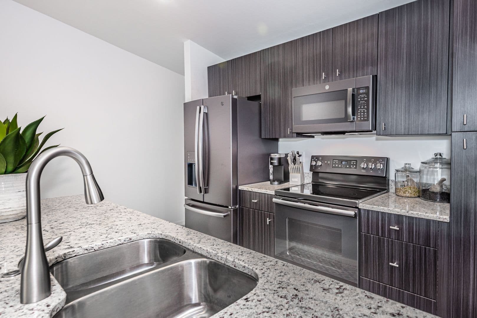Punta Gorda Apartment: 215 Lewis Circle #111