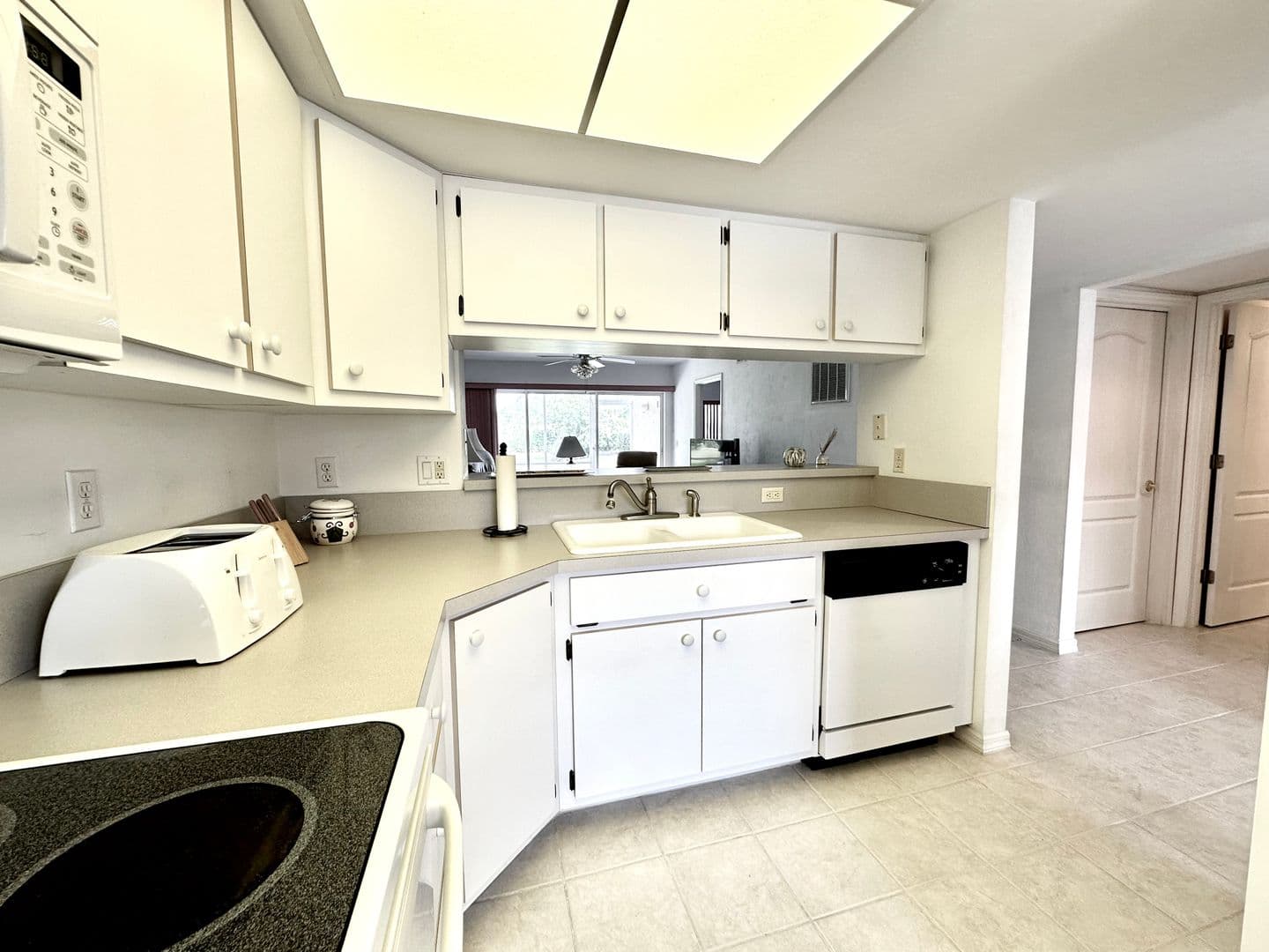 Lake Suzy Apartment: 11644 SW Egret Cir. #1102