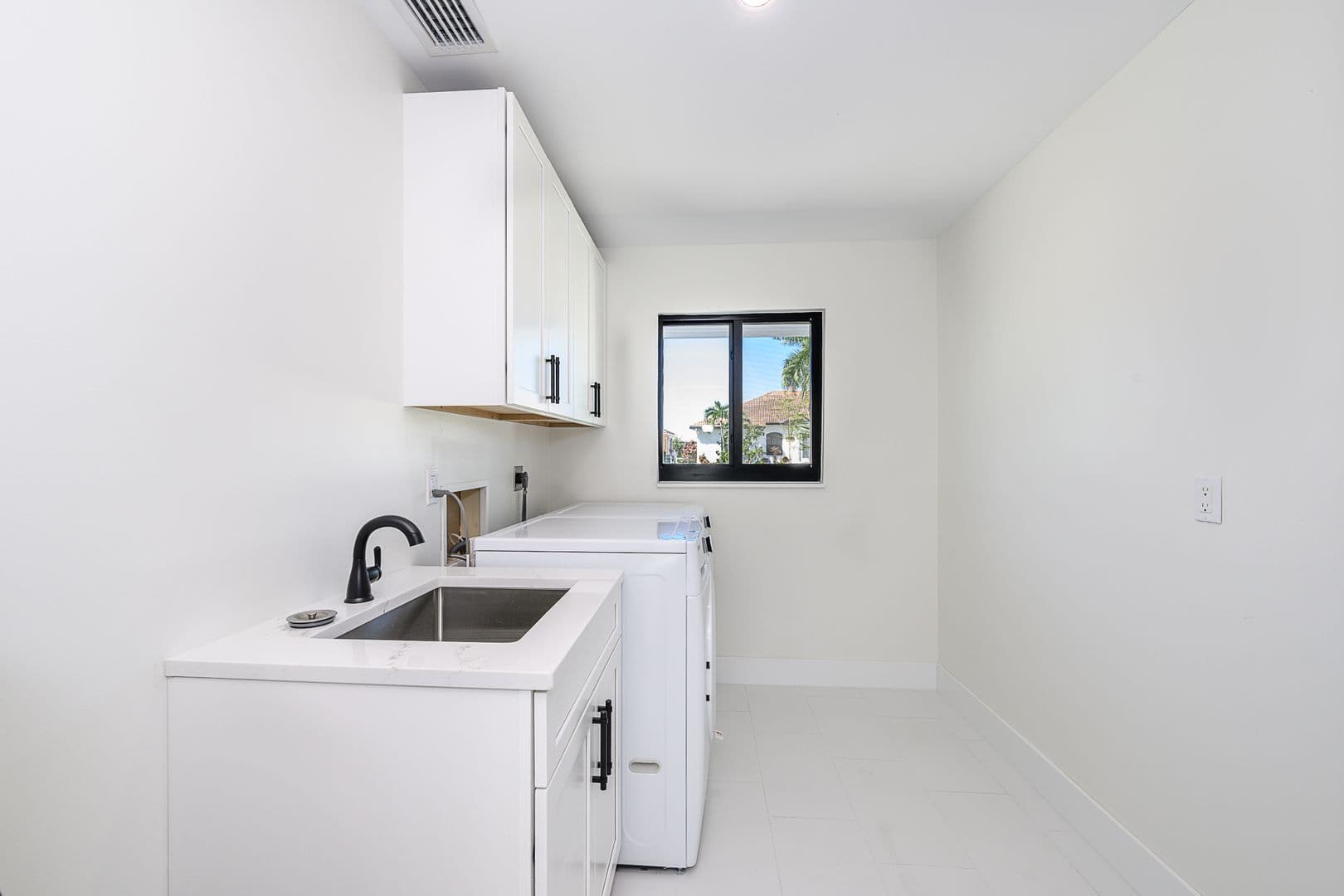Punta Gorda House: 12 Sabal Dr