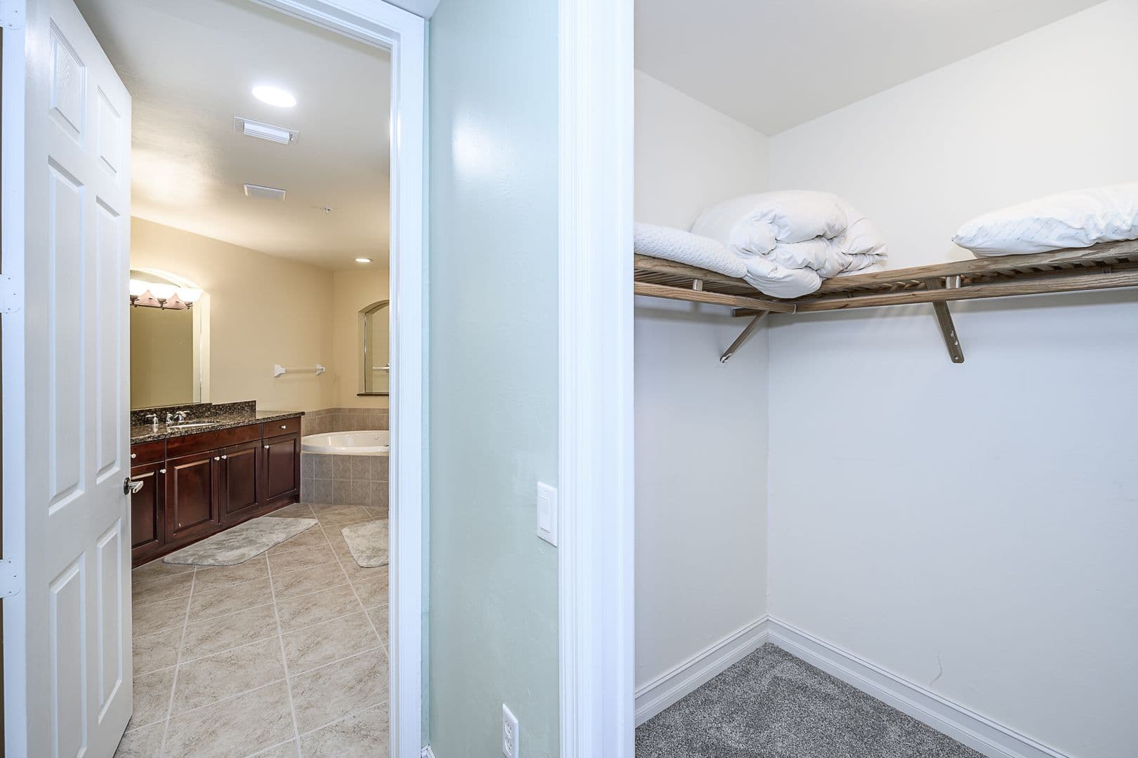 Punta Gorda Condo: 85 Vivante Blvd, Blgg 19, #402 ( aka 8542)