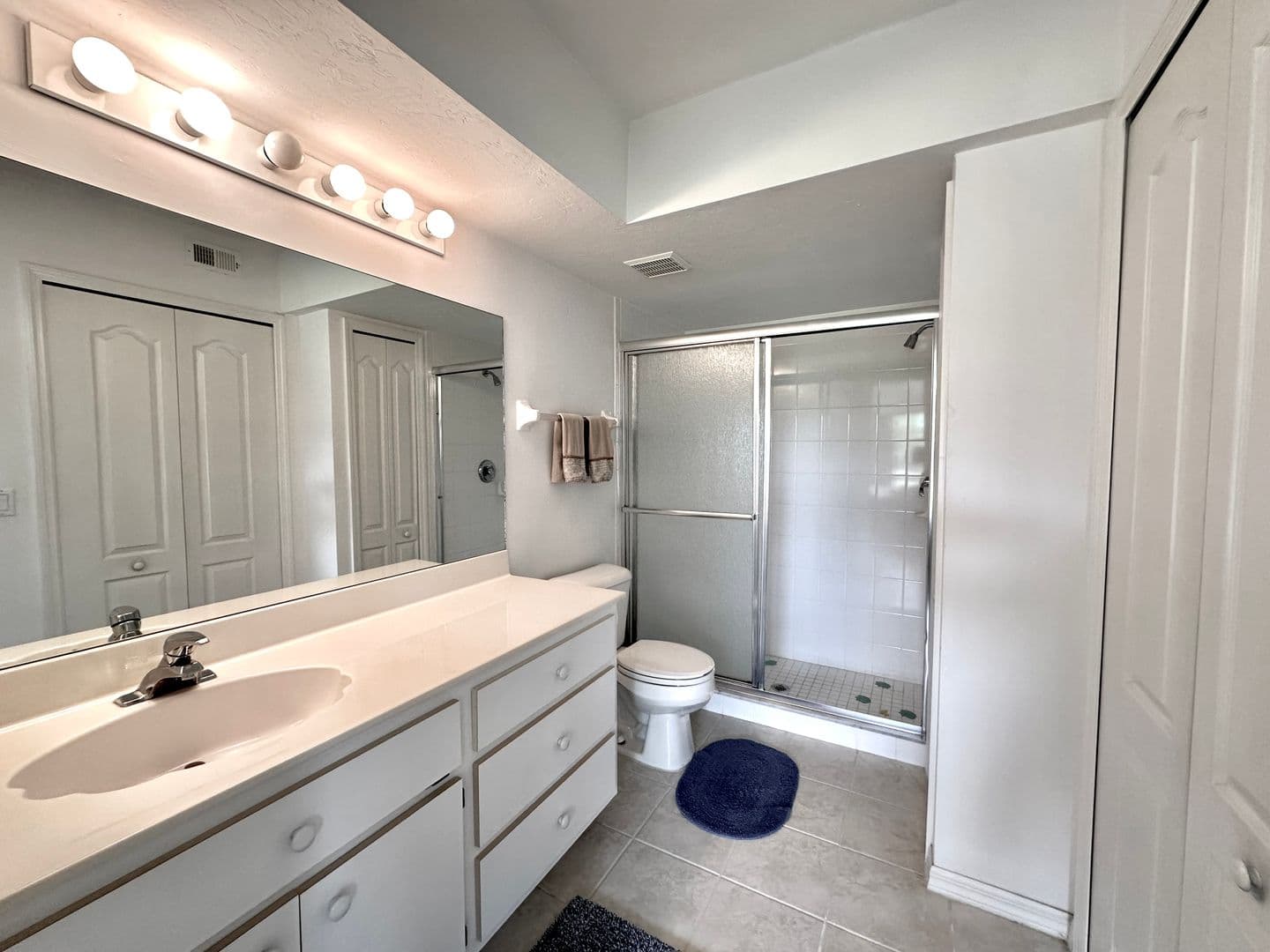 Lake Suzy Apartment: 11644 SW Egret Cir. #1102