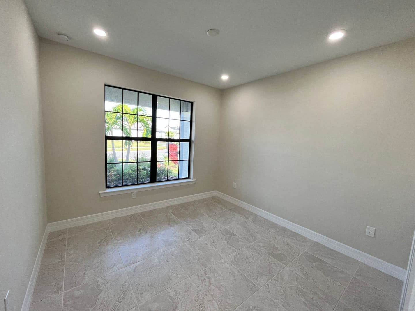 North Port House: 2541 Buckthorn Loop