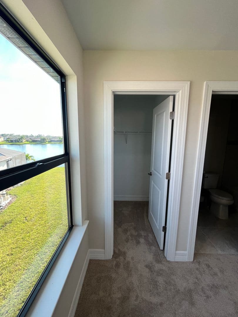North Port House: 2541 Buckthorn Loop