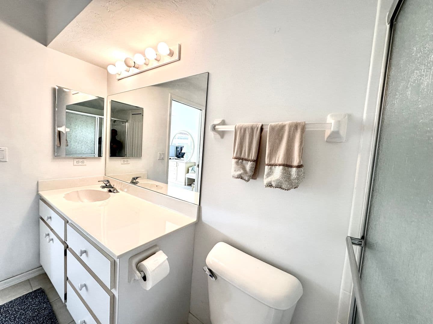 Lake Suzy Apartment: 11644 SW Egret Cir. #1102