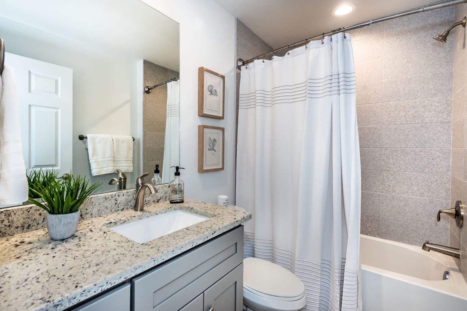 Punta Gorda Apartment: 215 Lewis Circle #111