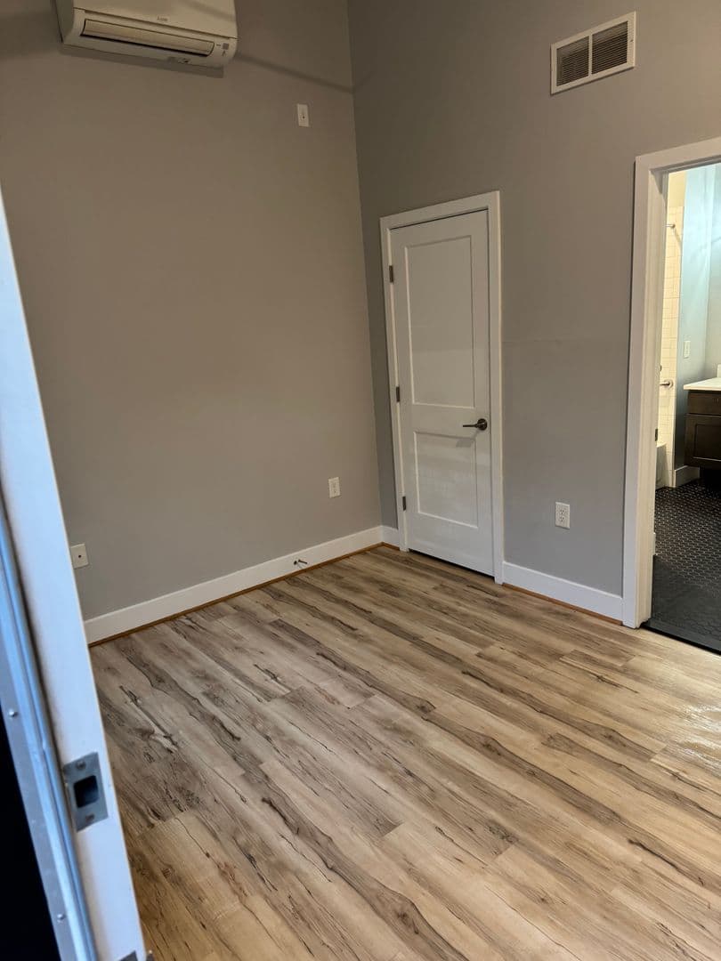 Baltimore Apartment: 1817 Maryland Ave
