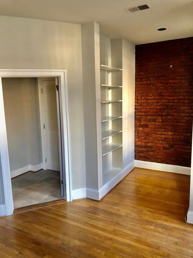 Washington Apartment: 1755 Church St NW