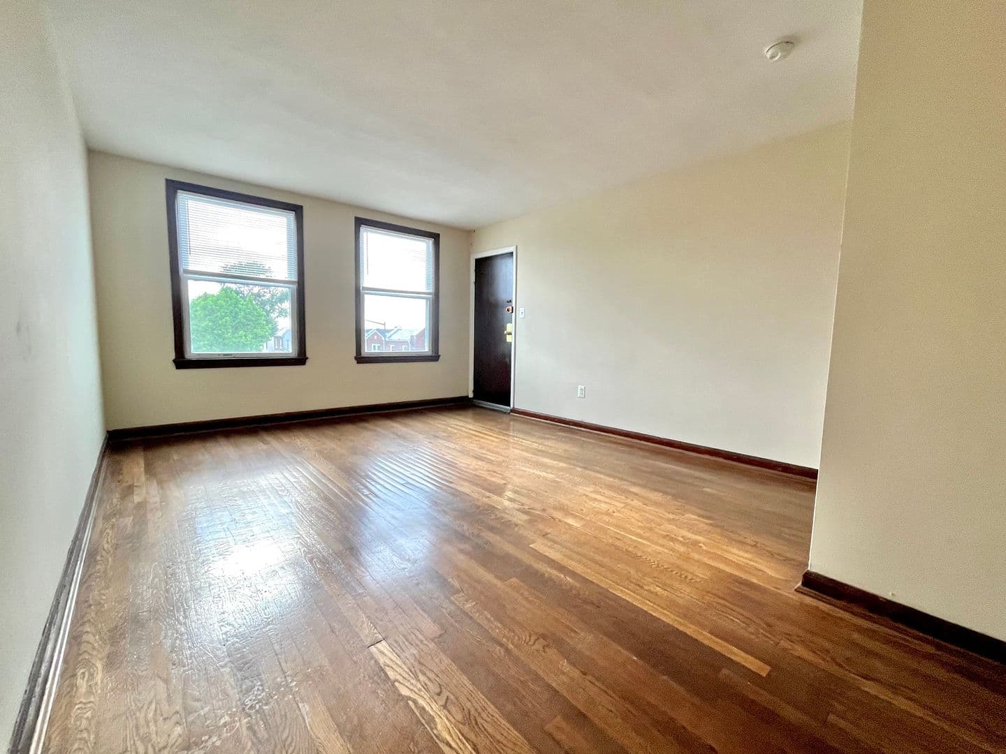 Washington Apartment: 1101 - 1113 19th St NE