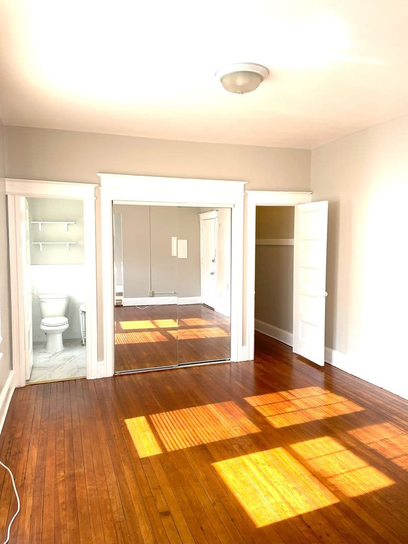 Washington Apartment: 1715 P Street, NW