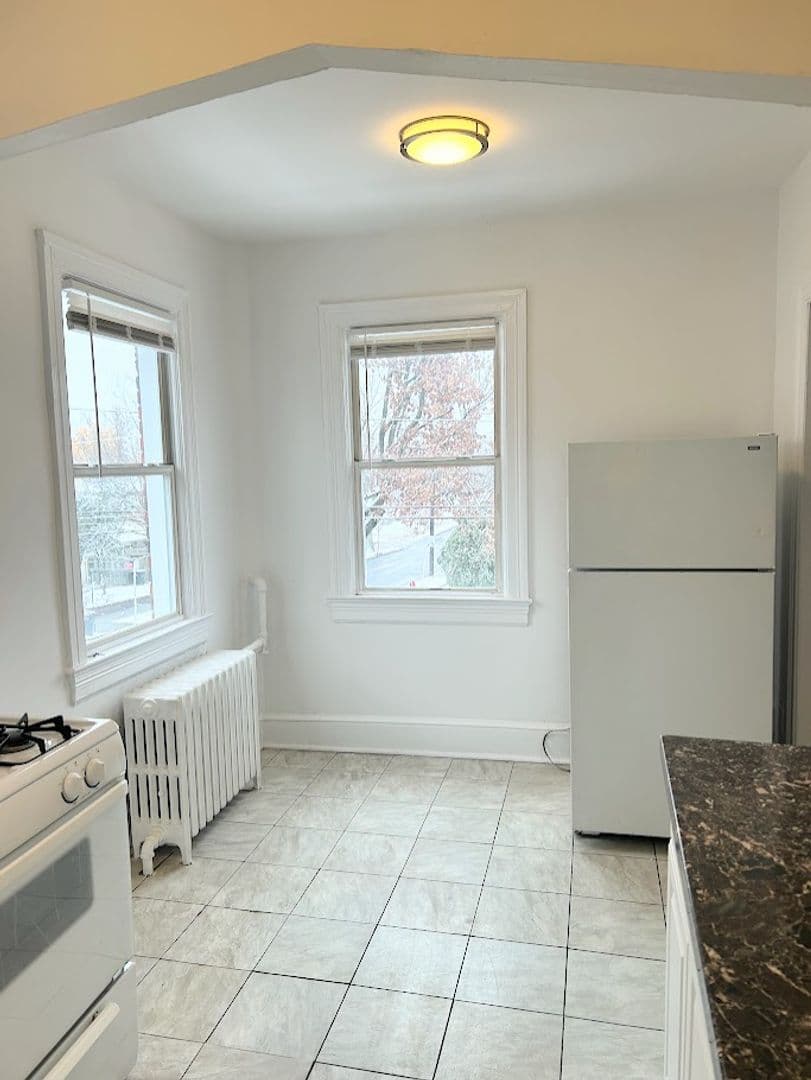 Washington Apartment: 501 Peabody St NW