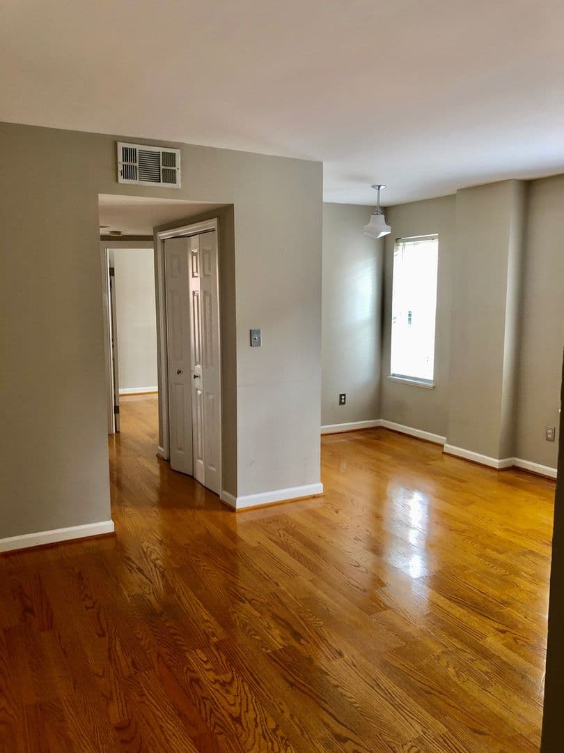 Washington Condo: 1750 Harvard St NW