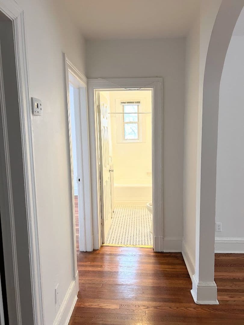 Washington Apartment: 501 Peabody St NW
