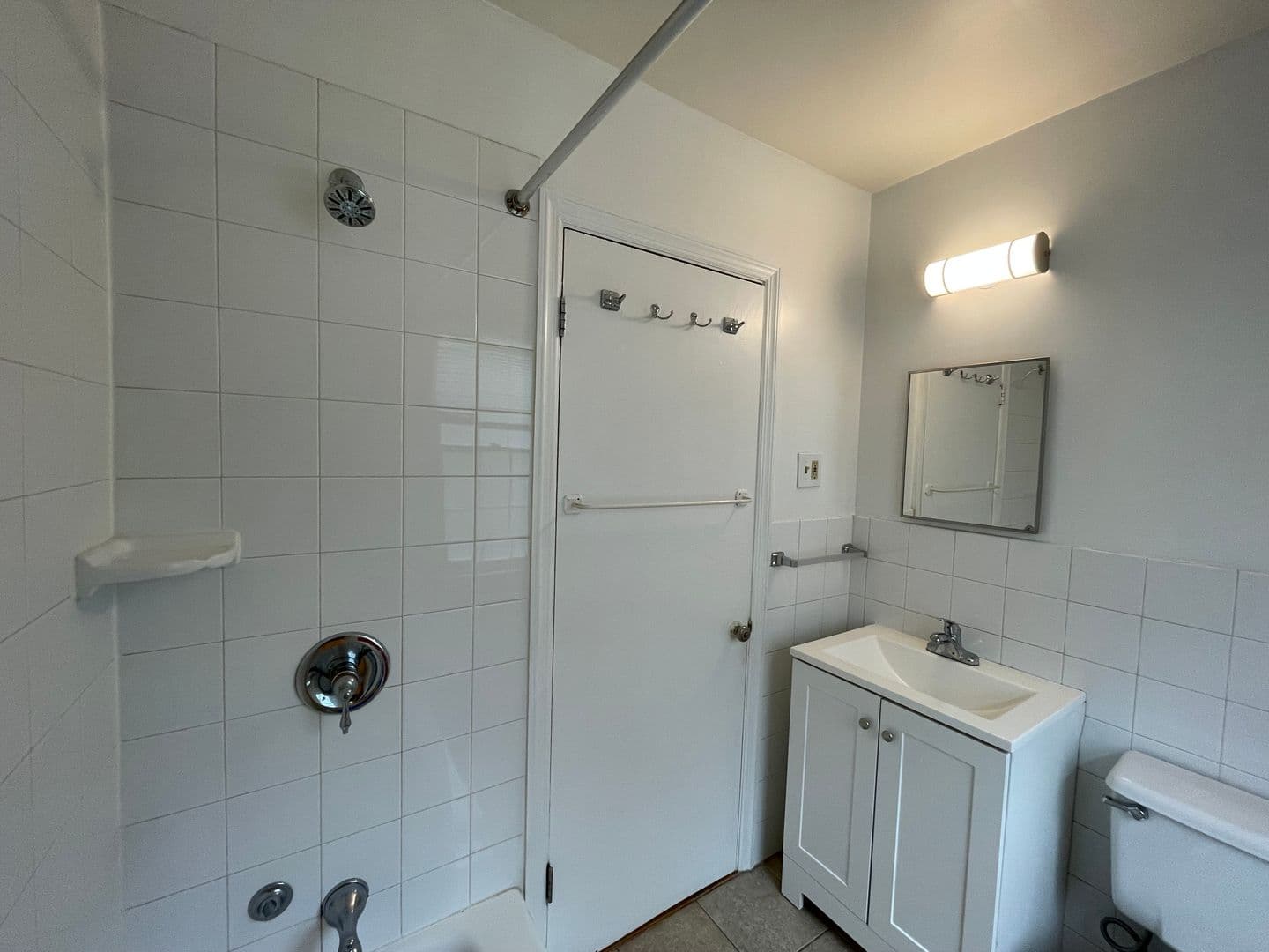 Washington Apartment: 2614 41st Street NW