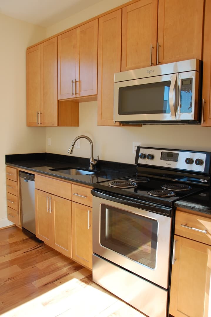 Washington Apartment: 1319 Park Rd NW