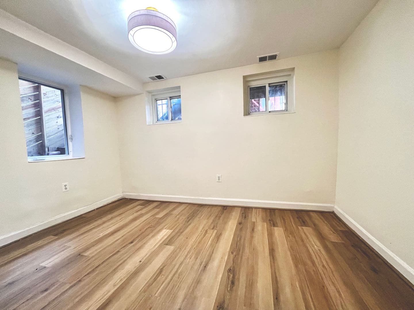Washington House: 1446 Newton St NW