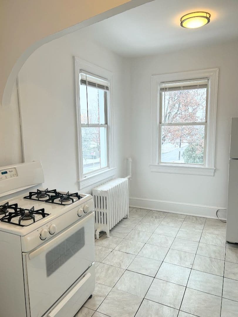 Washington Apartment: 501 Peabody St NW