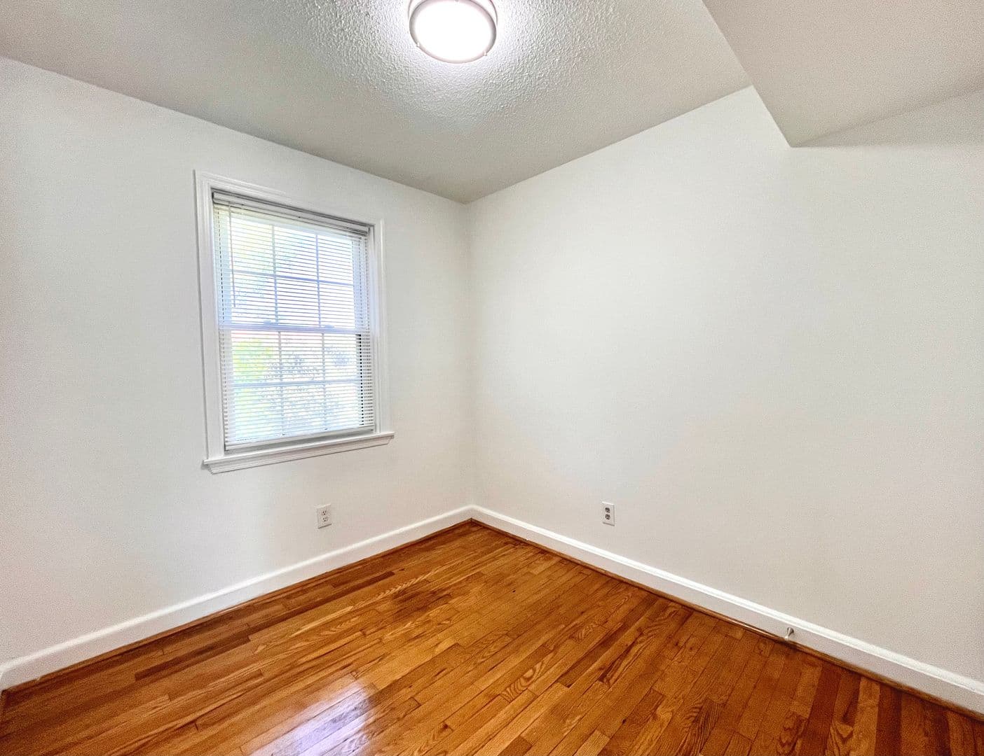 Washington House: 2115 Suitland Terrace SE