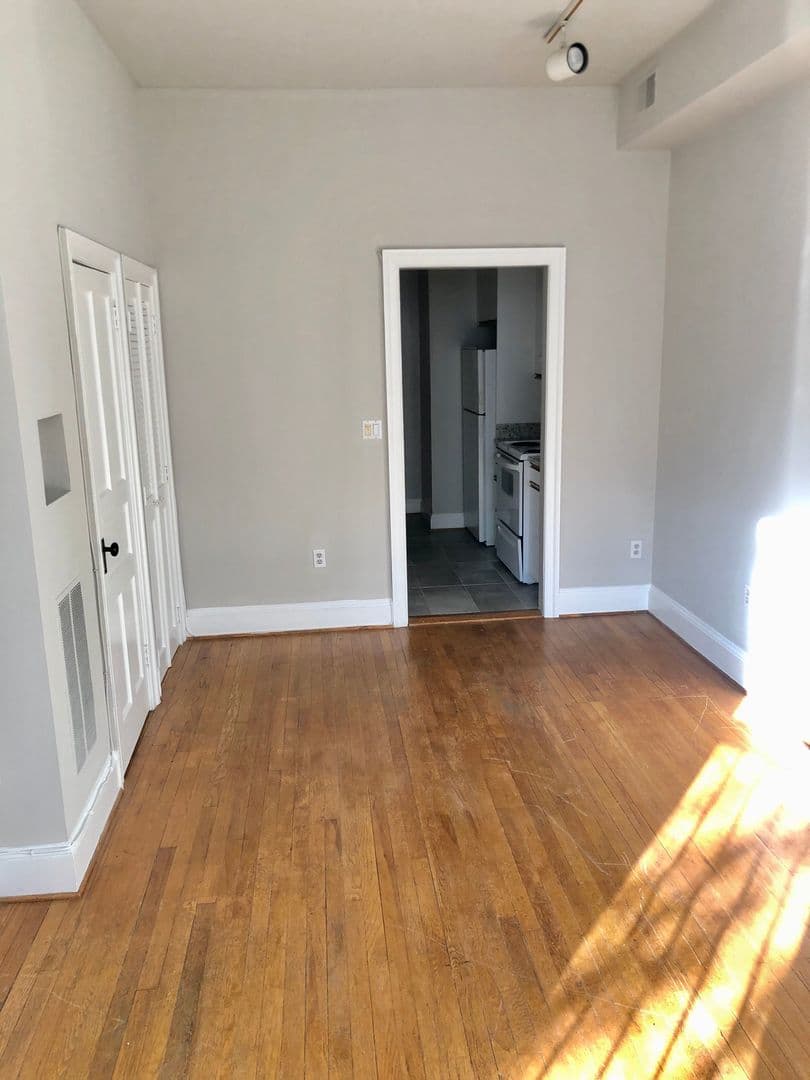Washington Apartment: 1755 Church St NW