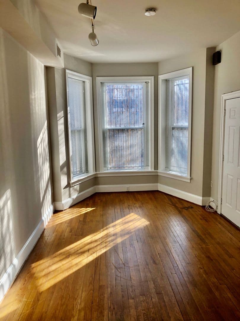 Washington Apartment: 1755 Church St NW