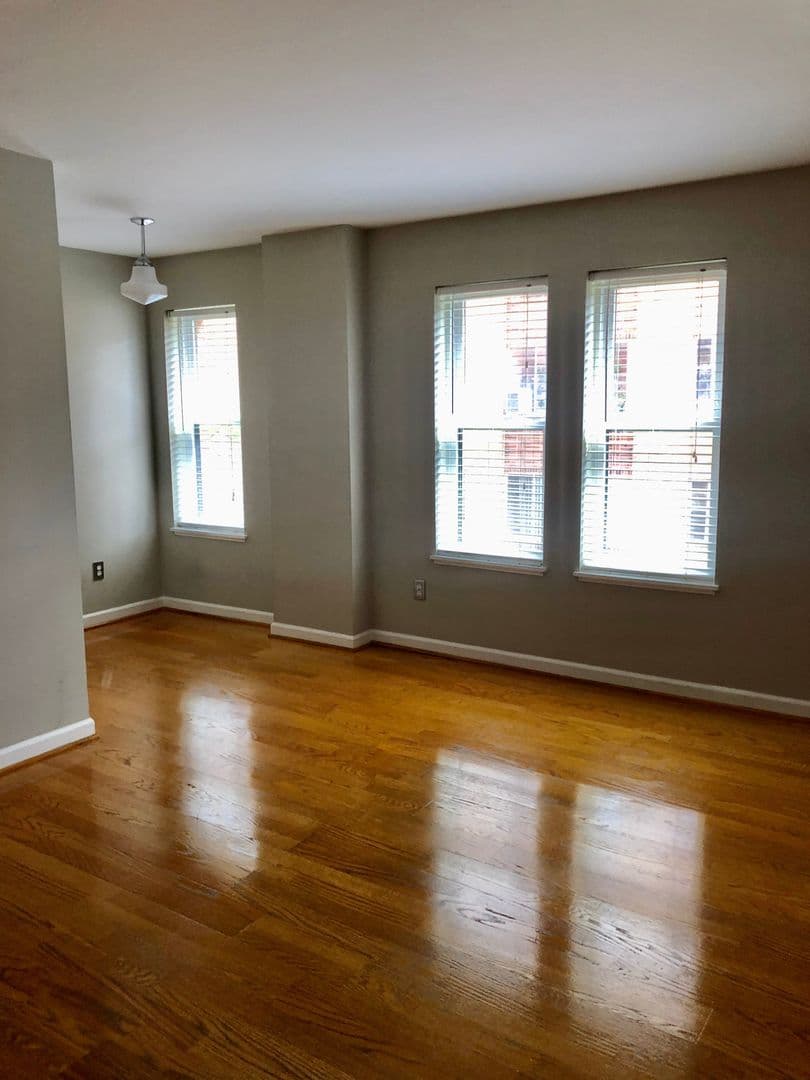 Washington Condo: 1750 Harvard St NW