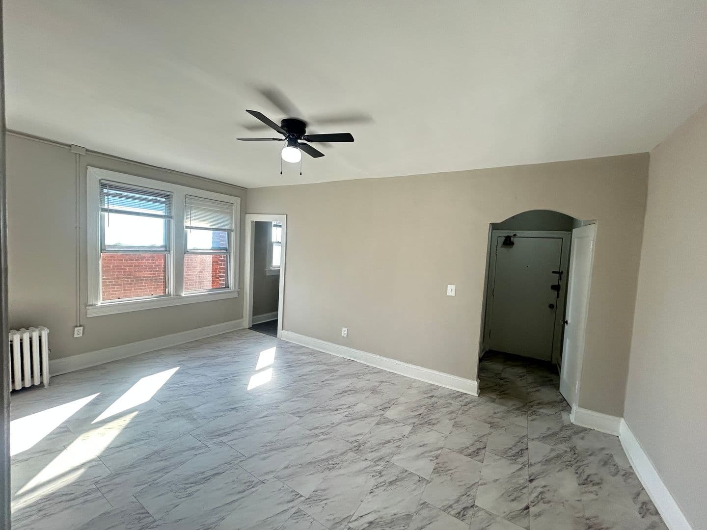 Washington Apartment: 4425 14th St NW