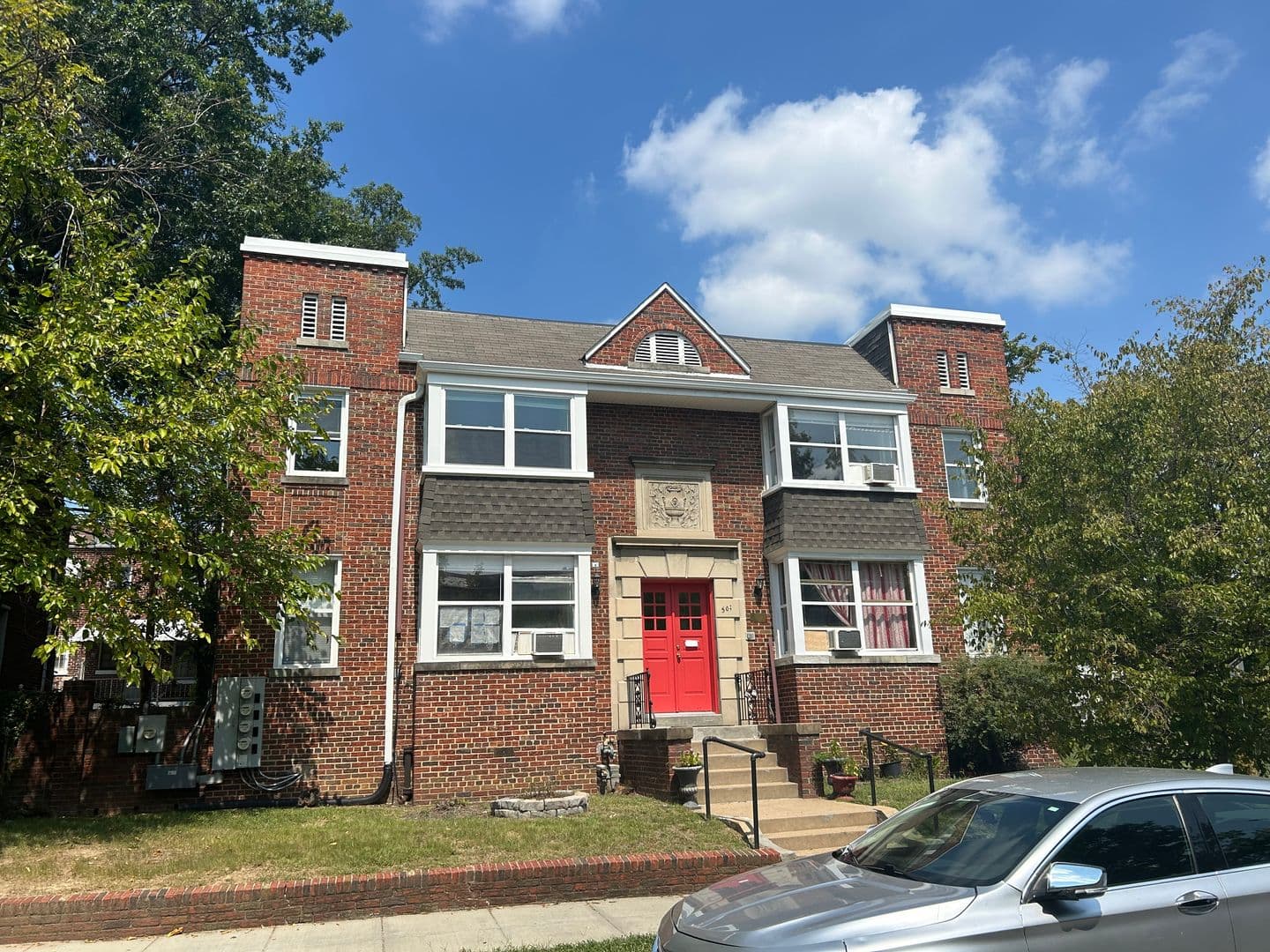 Washington Apartment: 501 Peabody St NW