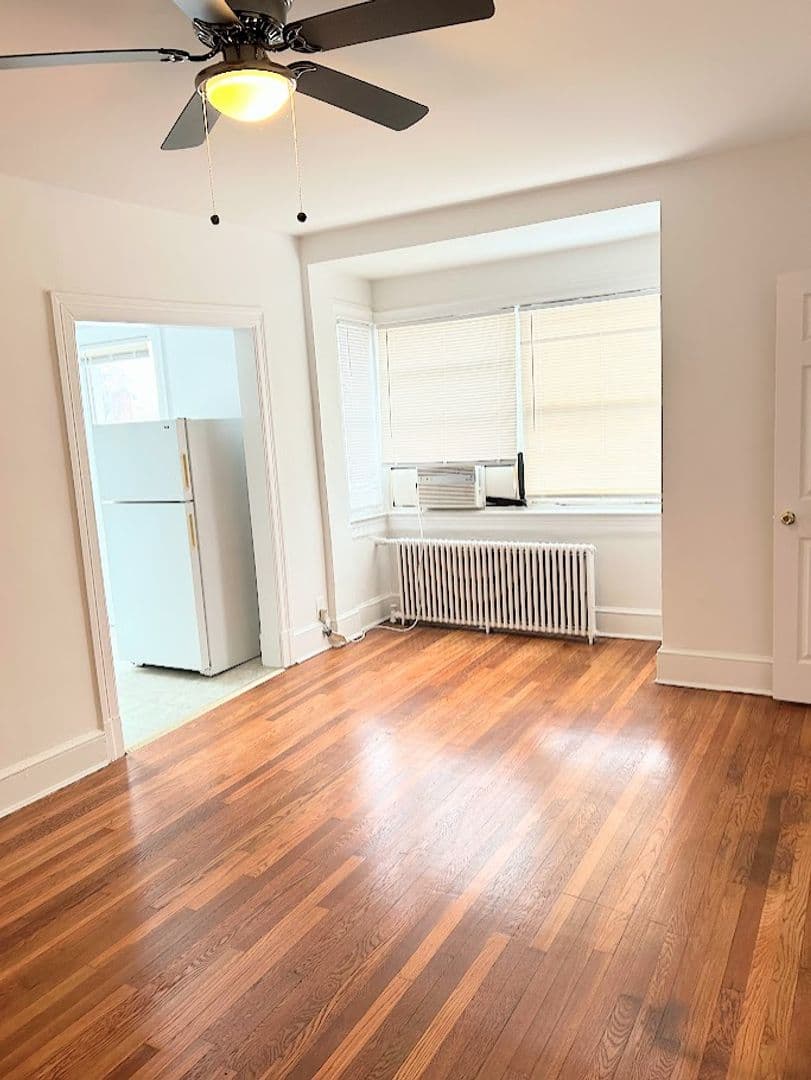 Washington Apartment: 501 Peabody St NW