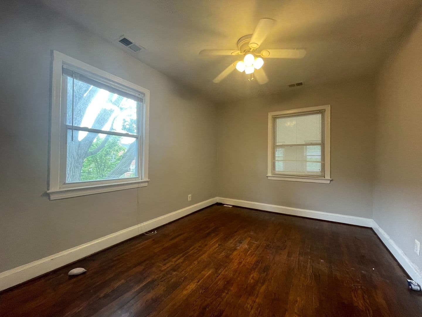 Washington Apartment: 4023 9th St NE