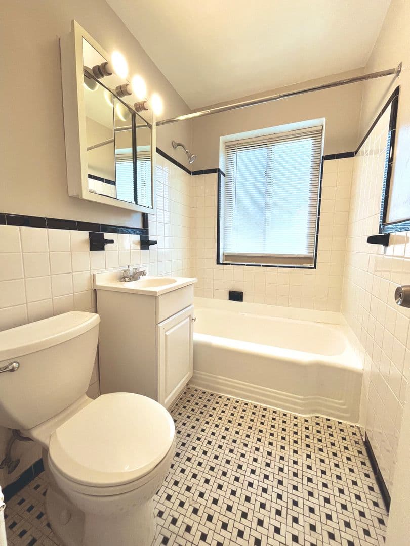 Washington Apartment: 1311 Madison St., NW