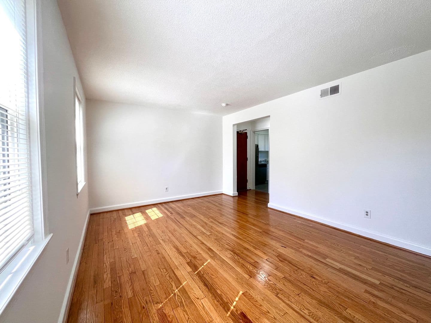 Washington House: 2115 Suitland Terrace SE