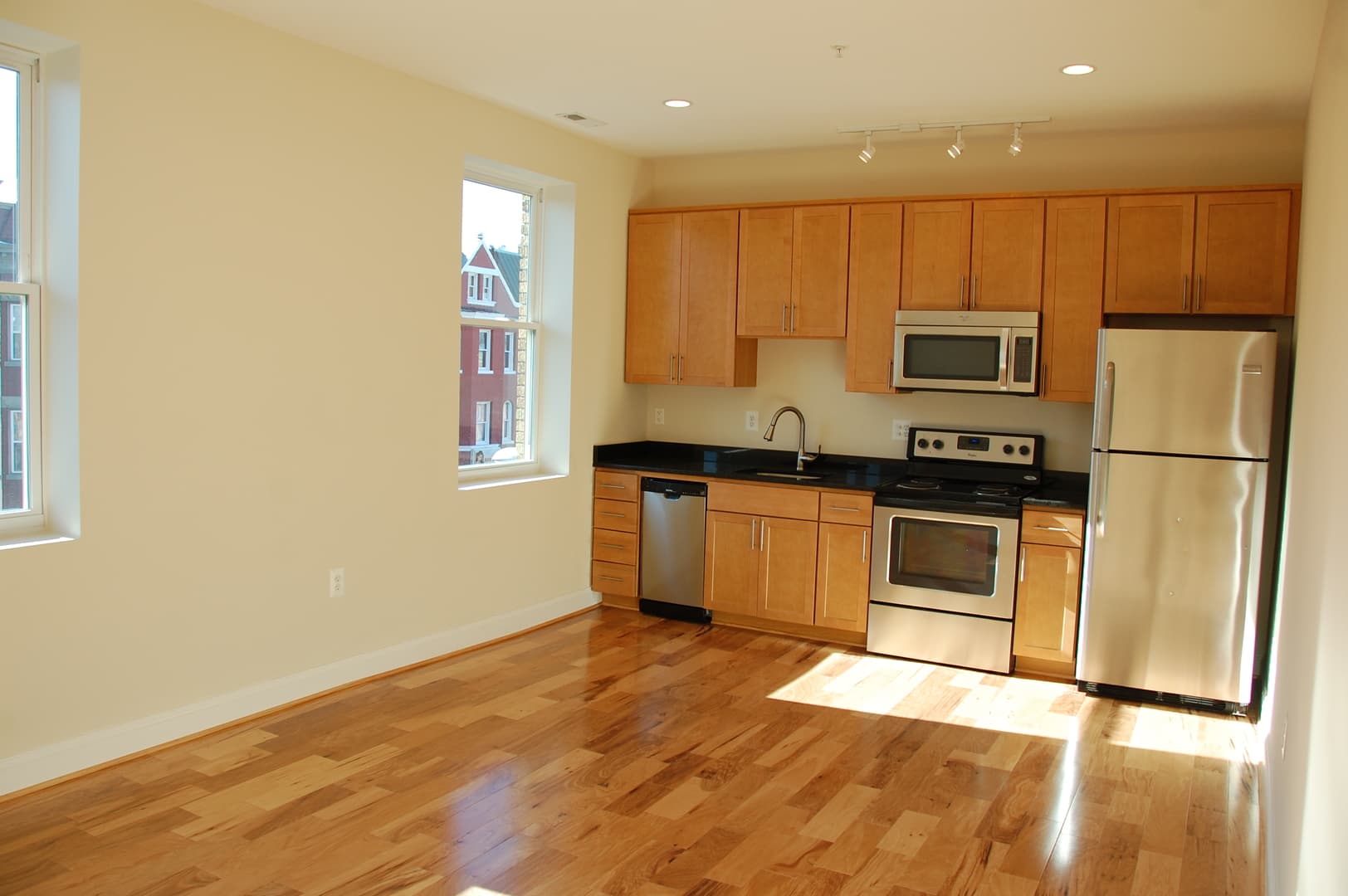 Washington Apartment: 1319 Park Rd NW