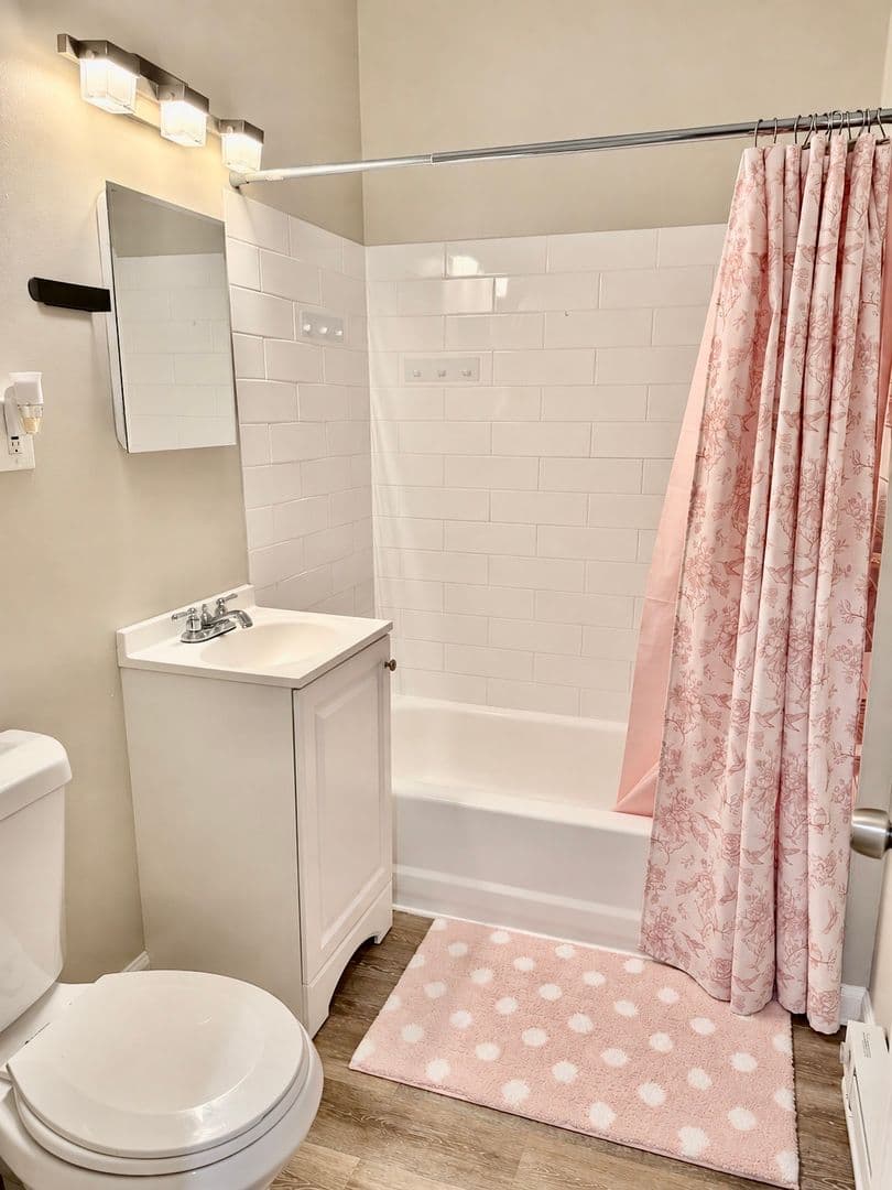 Washington Apartment: 5524 8th St., NW