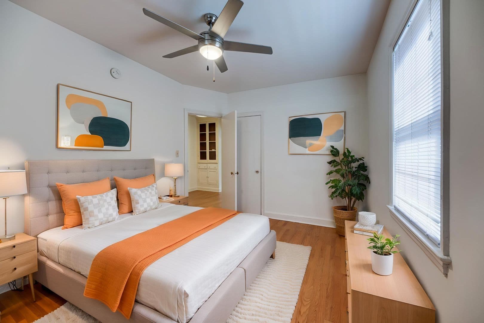 Washington Apartment: 2614 41st Street NW