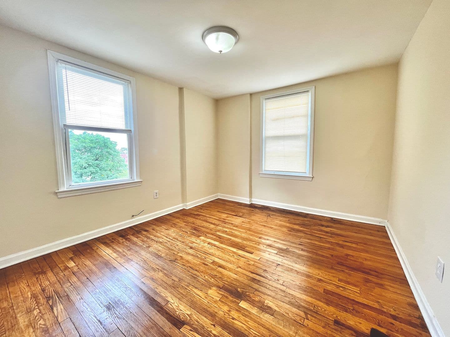 Washington Apartment: 1101 - 1113 19th St NE