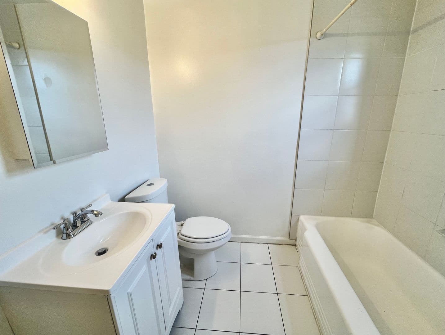 Washington Apartment: 1101 - 1113 19th St NE