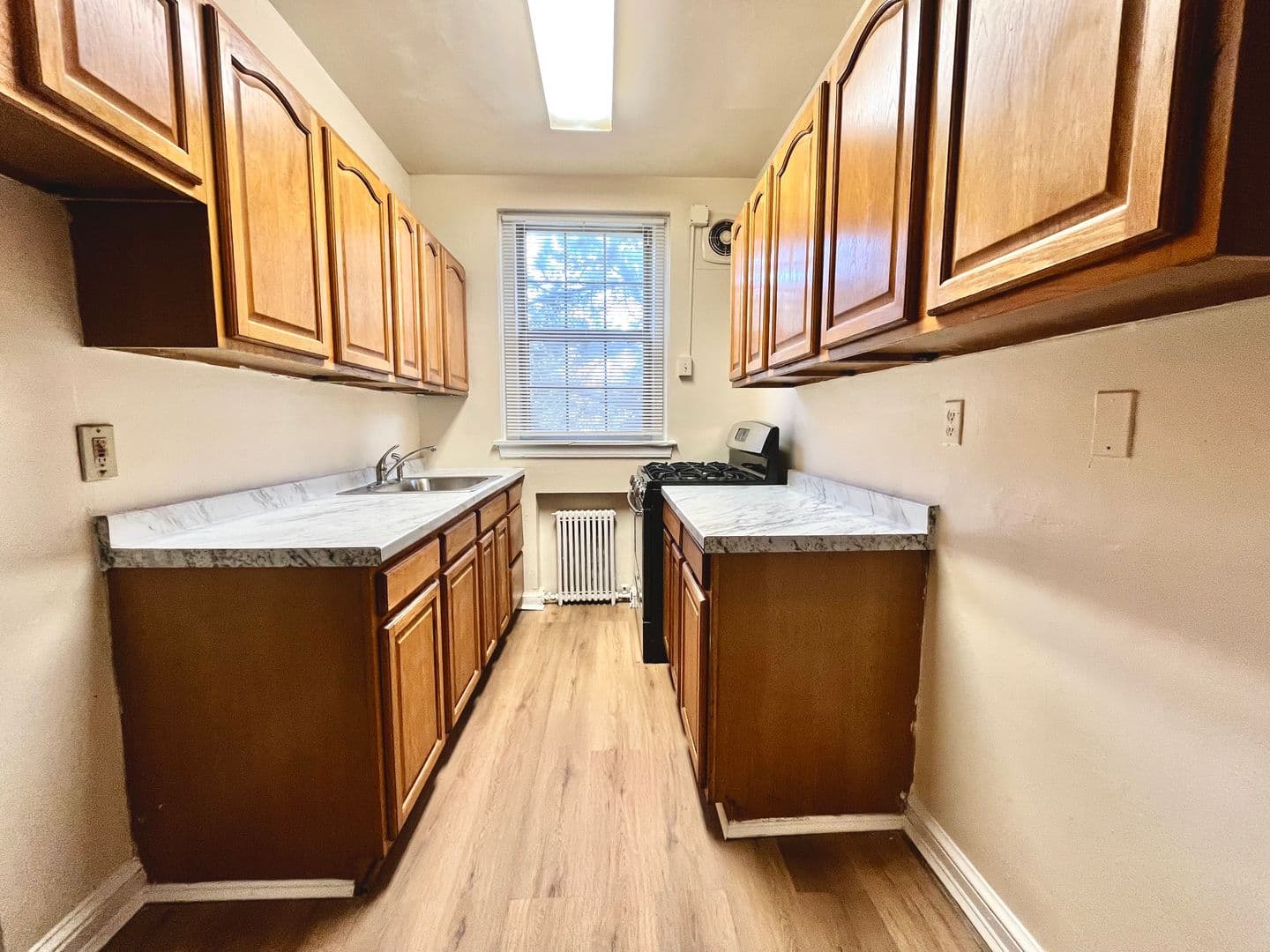 Washington Apartment: 1380 Fort Stevens Dr NW