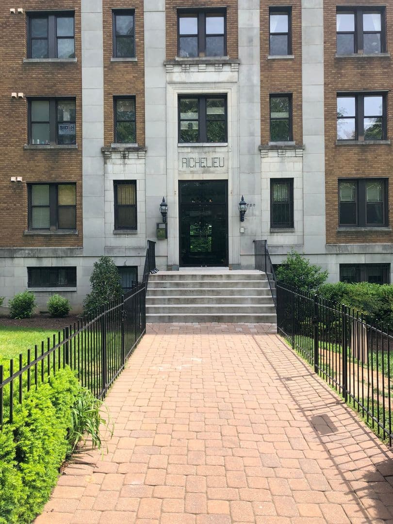 Washington Condo: 1750 Harvard St NW