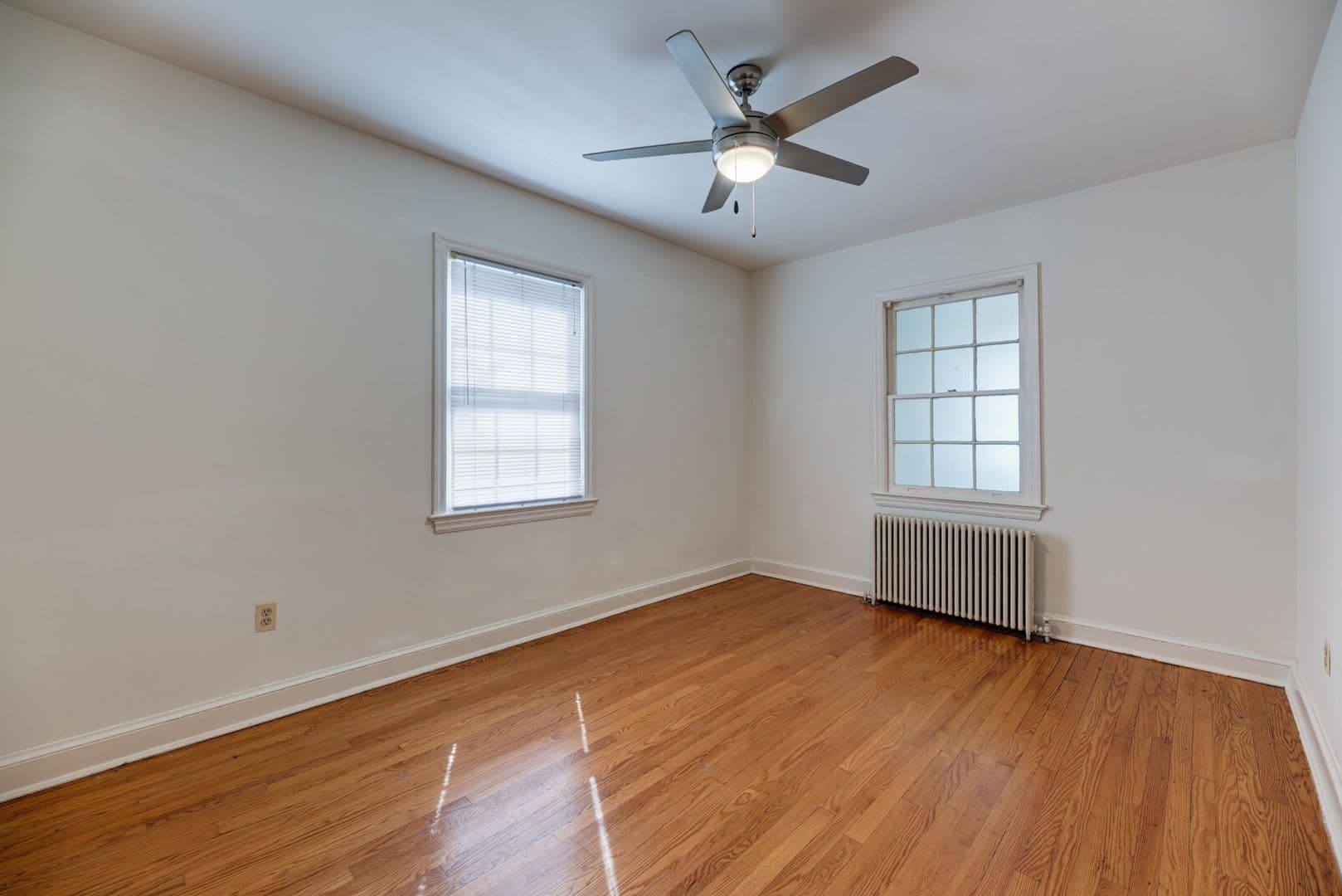 Washington Apartment: 2614 41st Street NW