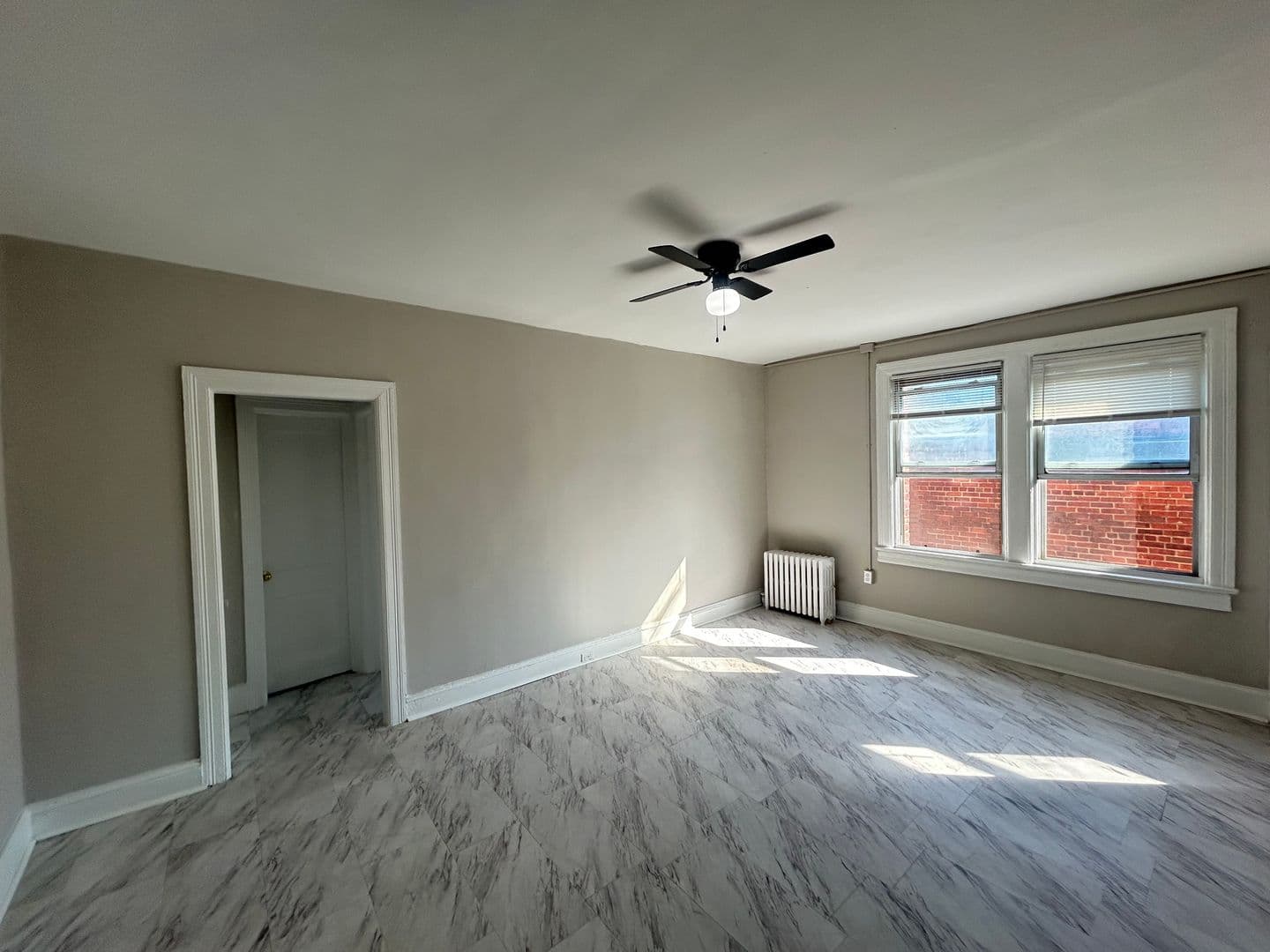 Washington Apartment: 4425 14th St NW