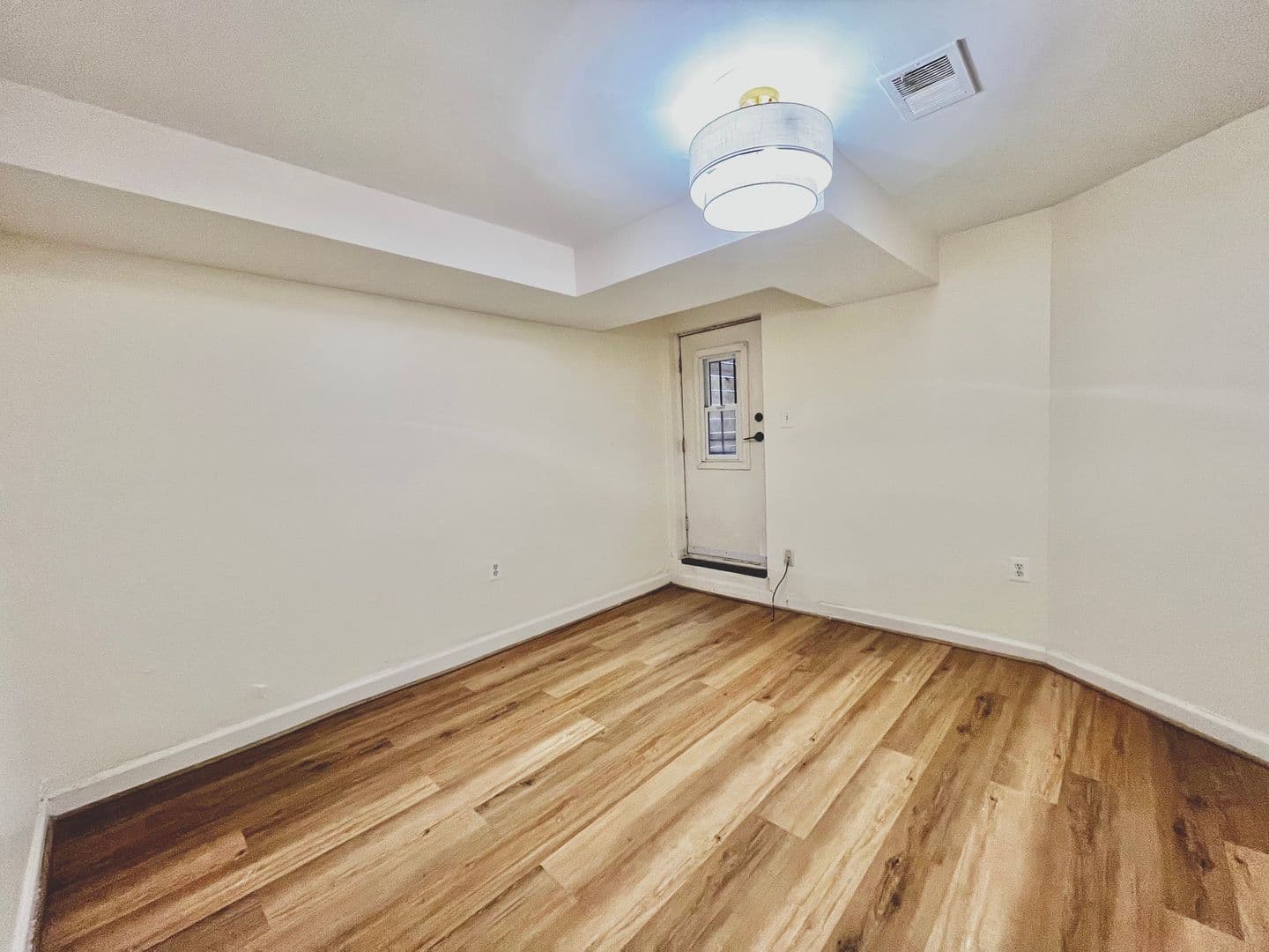 Washington House: 1446 Newton St NW