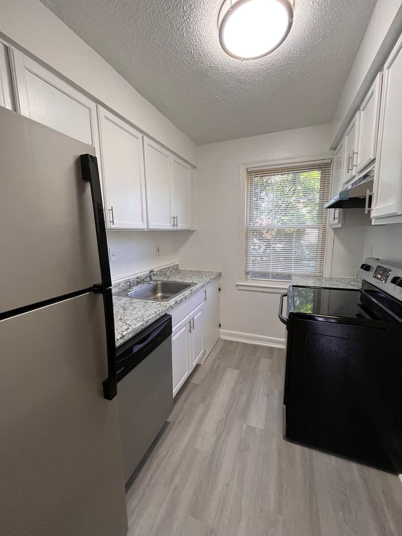 Washington House: 2115 Suitland Terrace SE