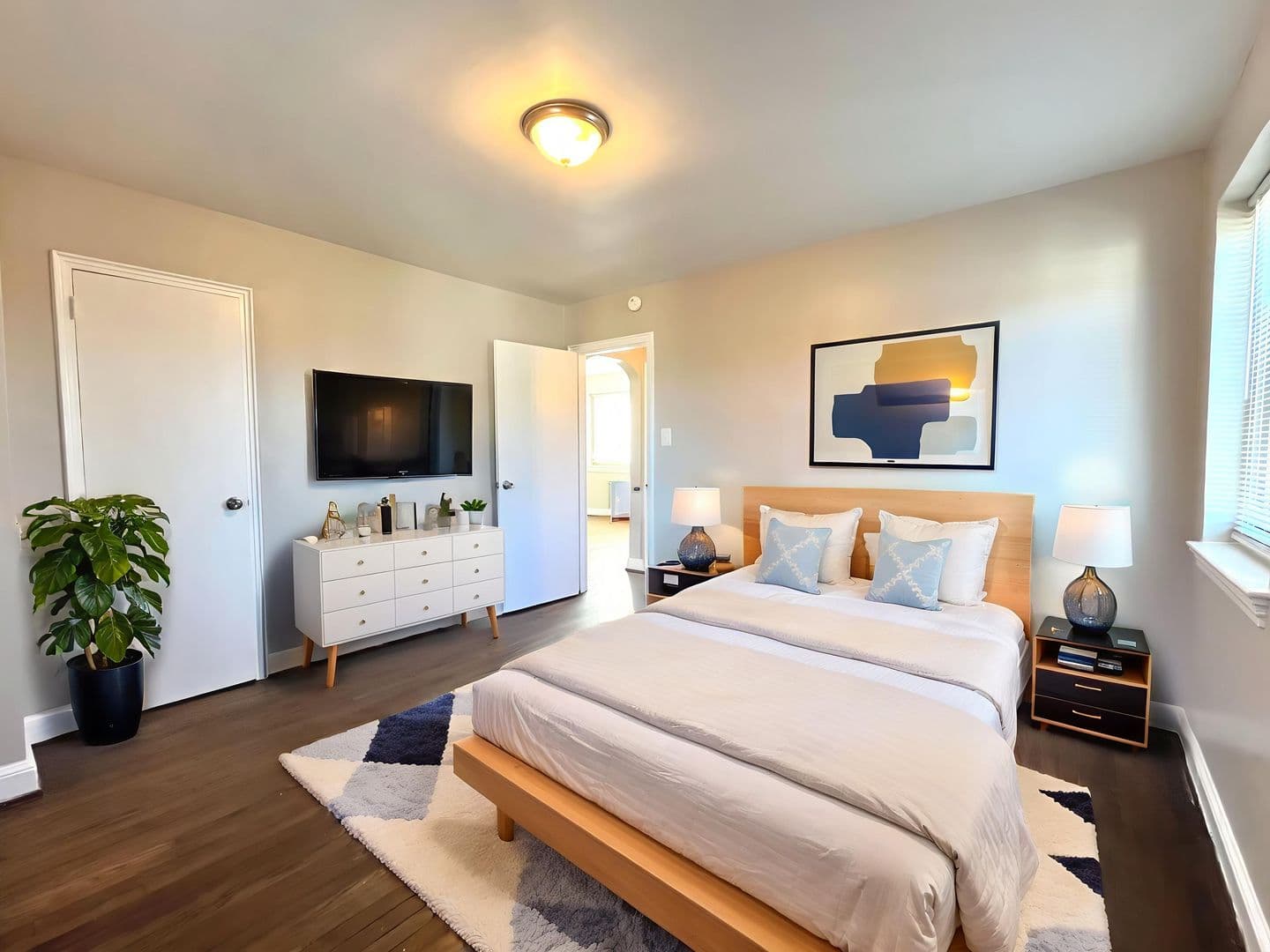 Washington Apartment: 1311 Madison St., NW