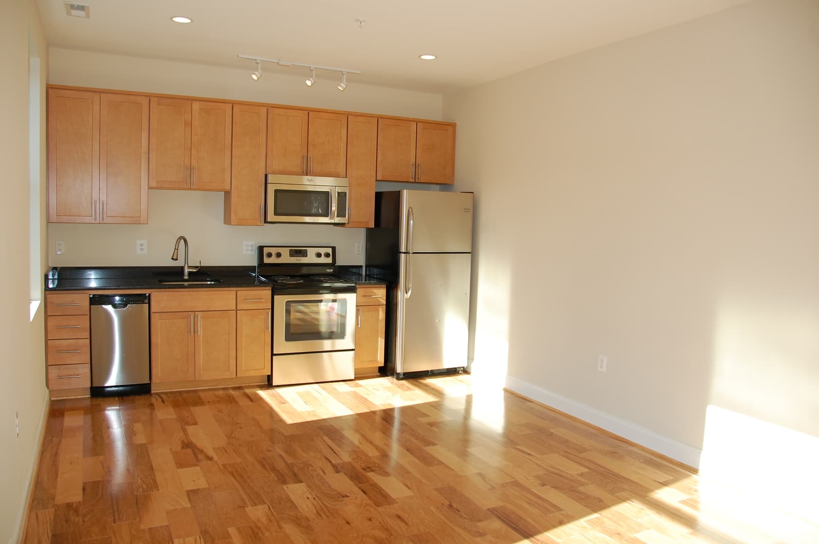 Washington Apartment: 1319 Park Rd NW