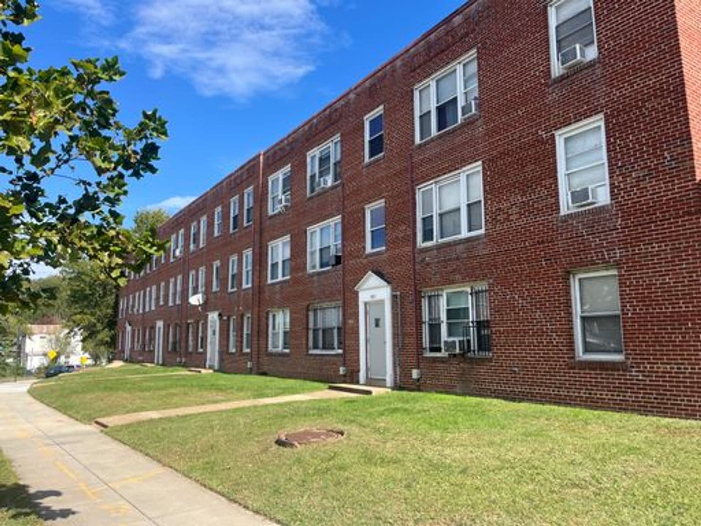 Washington Apartment: 1101 - 1113 19th St NE