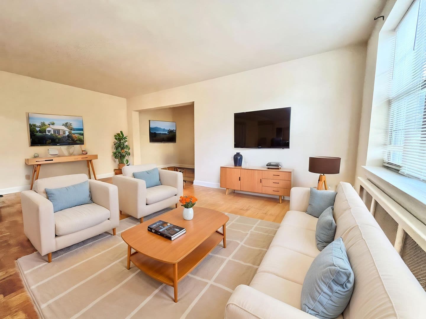 Washington Apartment: 1380 Fort Stevens Dr NW
