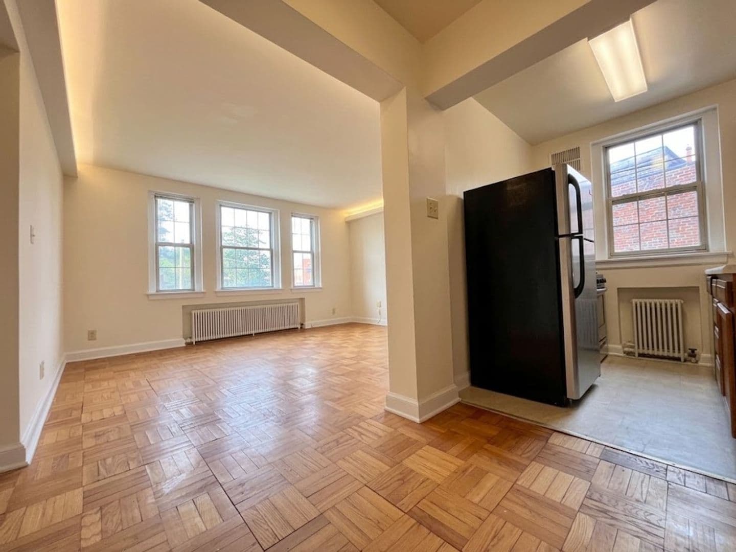 Washington Apartment: 1380 Fort Stevens Dr NW